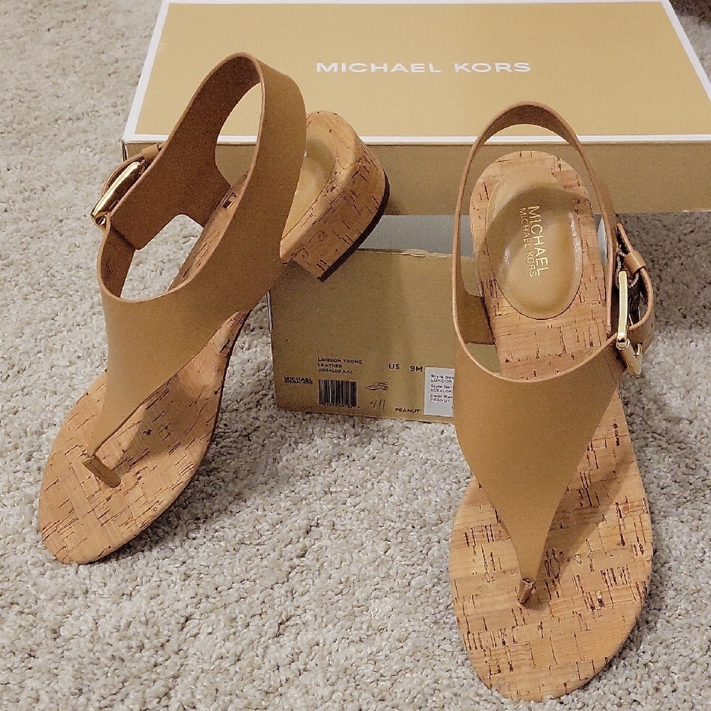 NIB MICHAEL Michael Kors Tan And Cork Size 9 Thong Heel Sandal